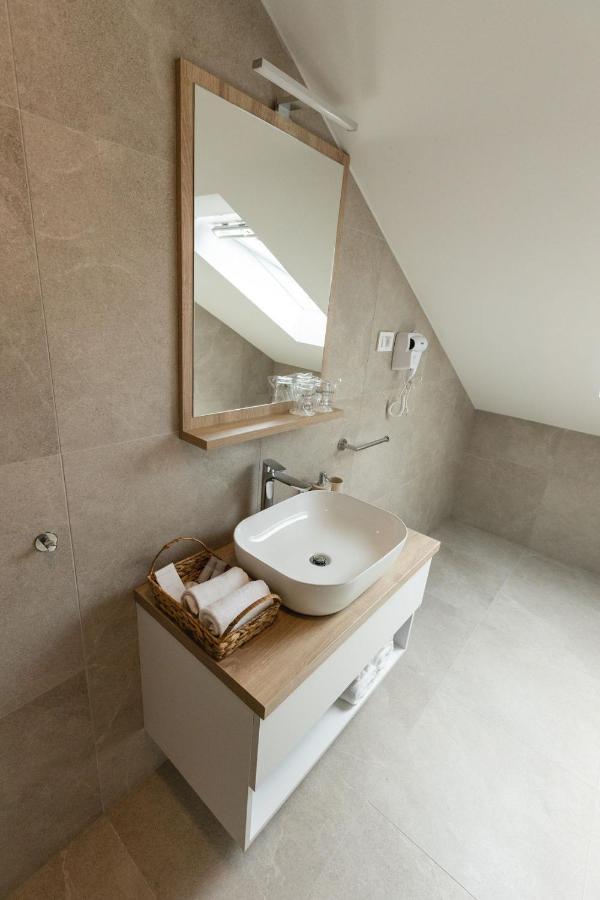 Rooms & Apartment Perak Kutjevo 外观 照片