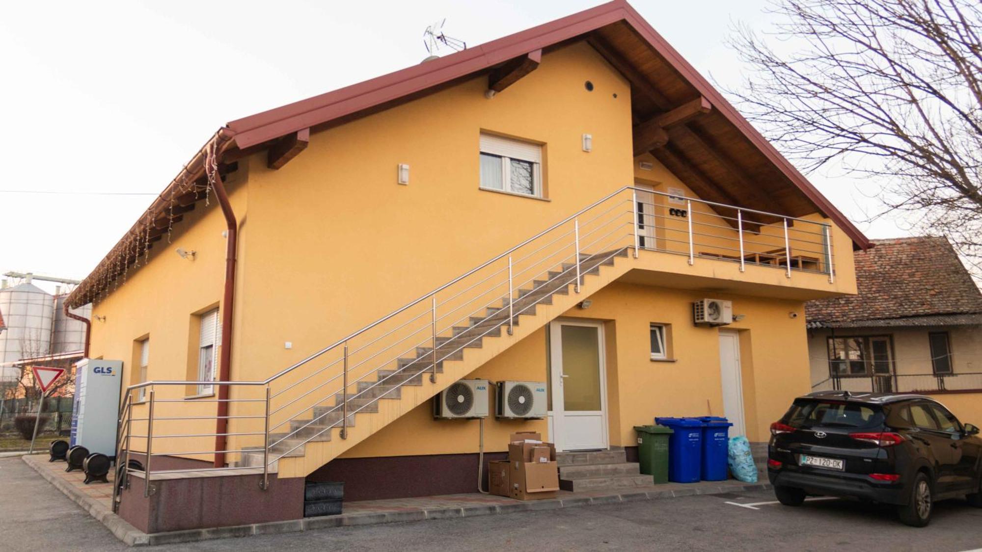 Rooms & Apartment Perak Kutjevo 外观 照片